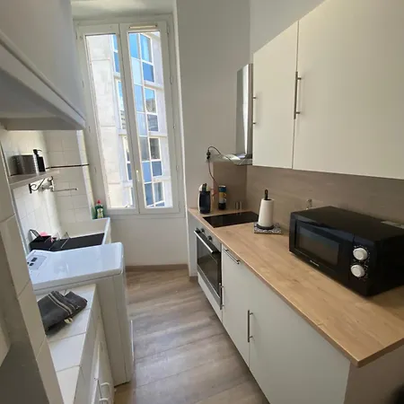 Republique / La Joliette Apartment